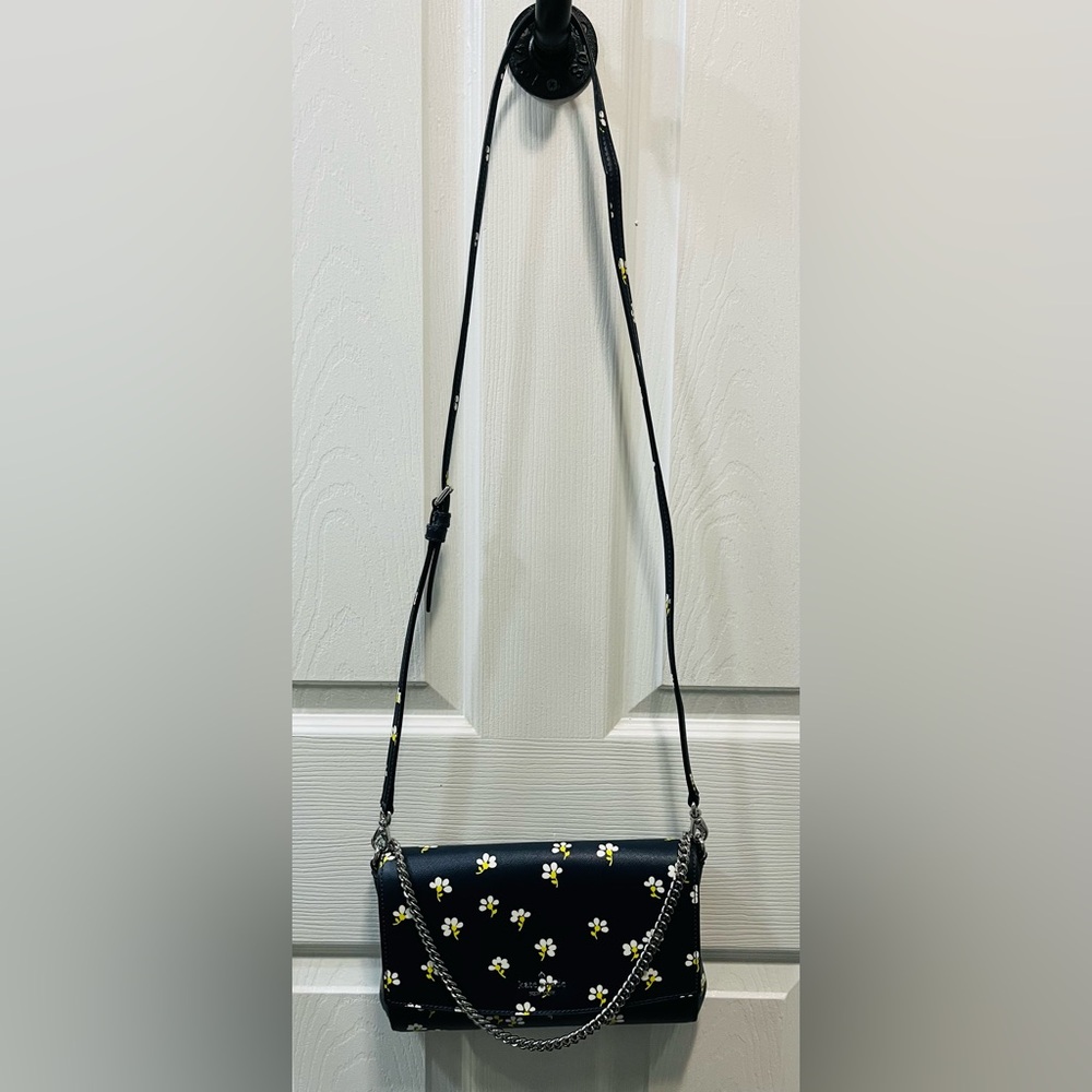 Kate Spade Laurel Way Winni Safiano Crossbody/Clutch
NWOT - MSRP 228.00 Navy